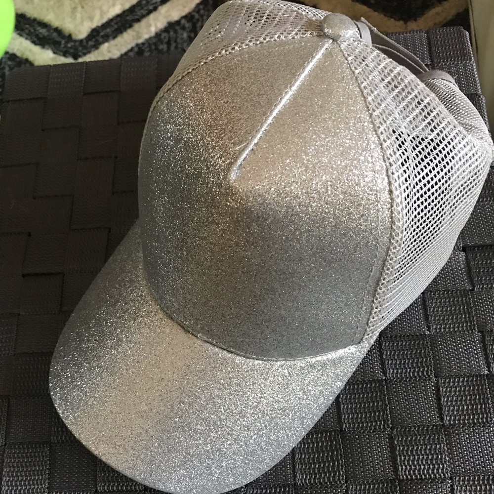 Like new CC ponytail baseball silver